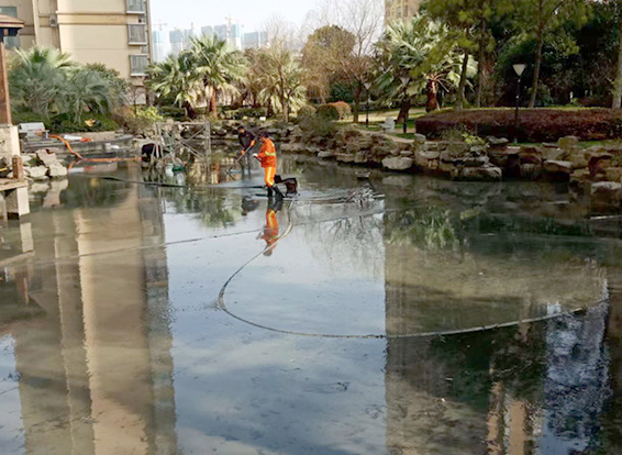 措勤景观池淤泥清理