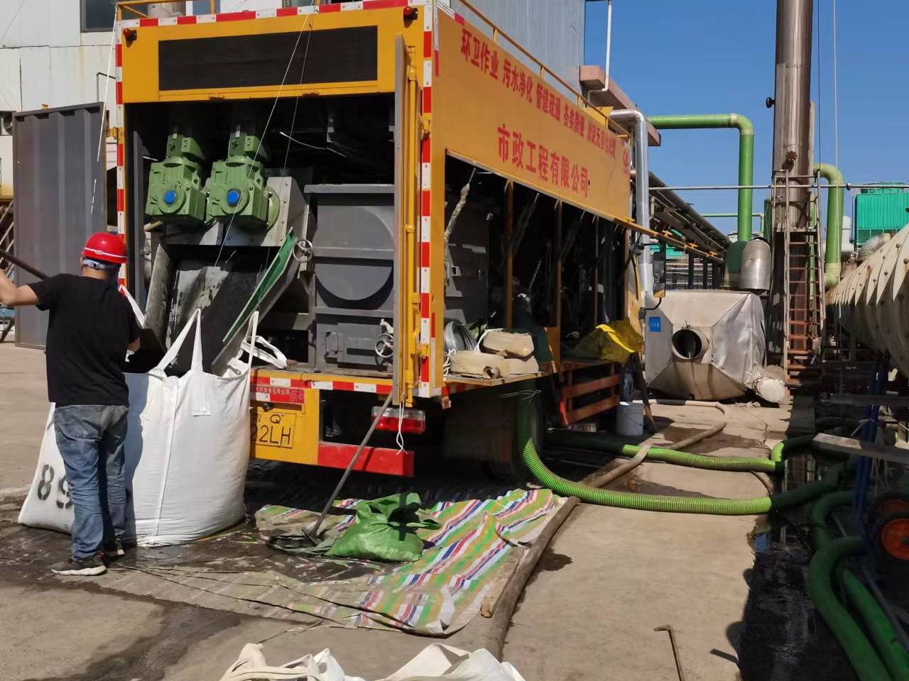 措勤淤泥压干处理